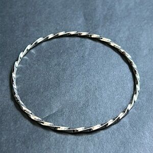 Women’s vintage dainty unique‎ twisted silver tone bangle bracelet one size